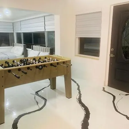 Modern Spanish Villa- Pool- By River-Tropical !!! Fort Lauderdale Esterno foto