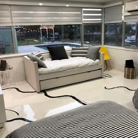 Modern Spanish Villa- Pool- By River-Tropical !!! Fort Lauderdale Esterno foto