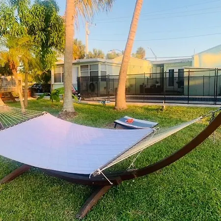 Modern Spanish Villa- Pool- By River-Tropical !!! Fort Lauderdale Esterno foto